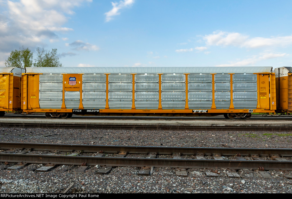 TTGX 962178, NEW UP Building America Bi-Level Autorack Car on the UPRR